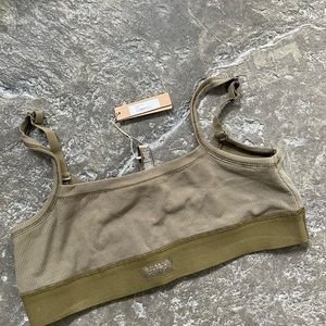 Skims bra. Size large. Never worn.